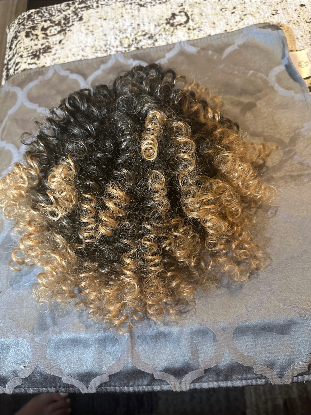 Natural Curly hair tie Hairpiece - Black to Honey Blonde Ombre 14 inch